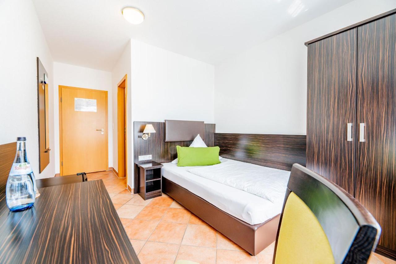 My Airport Hotel Stuttgart-Airport-Messe ラインフェルデン＝エヒターディンゲン エクステリア 写真