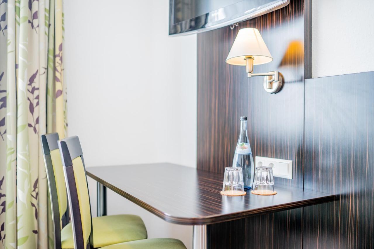 My Airport Hotel Stuttgart-Airport-Messe ラインフェルデン＝エヒターディンゲン エクステリア 写真